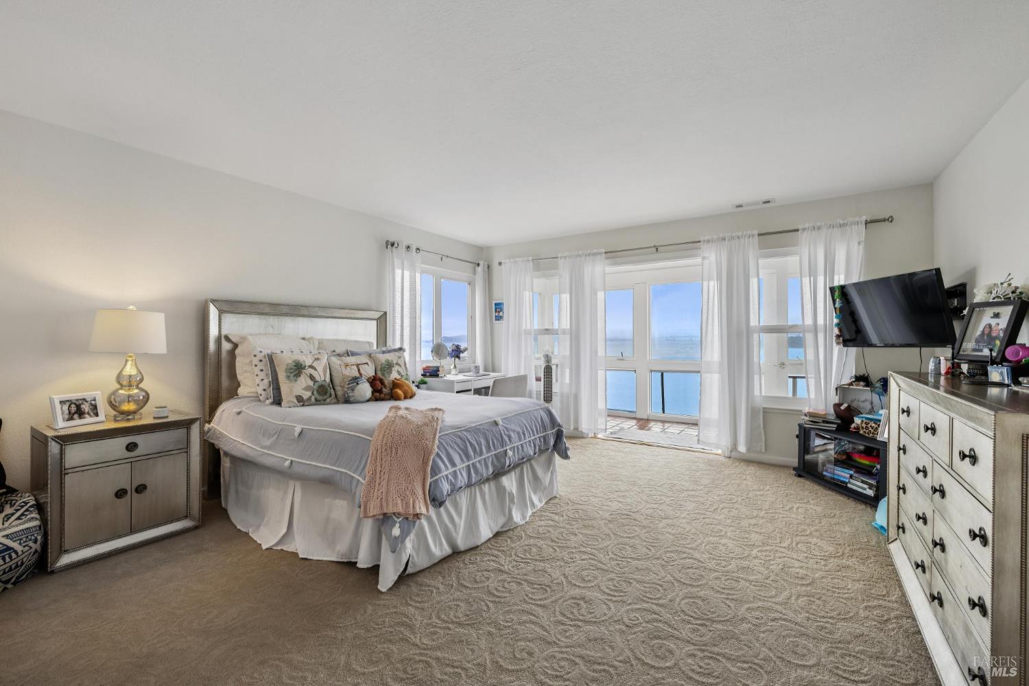 187 Oak Drive San Rafael CA 94901
