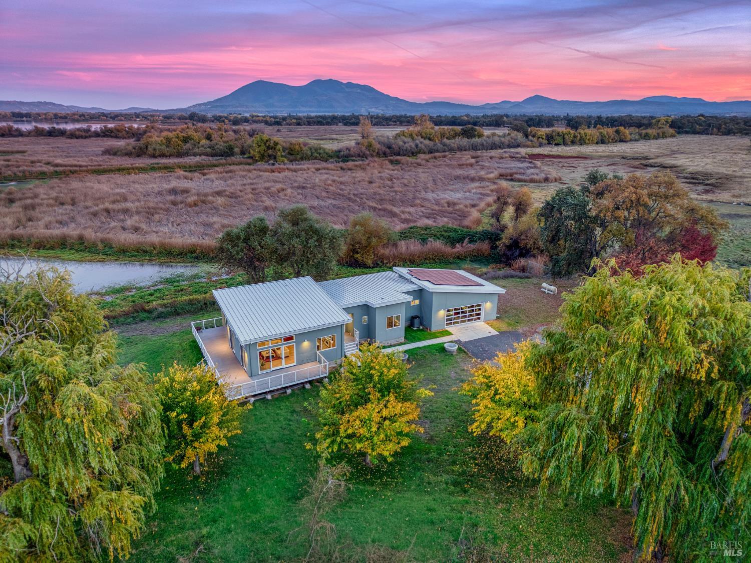 8 Queen Ann Way Lakeport CA 95453
