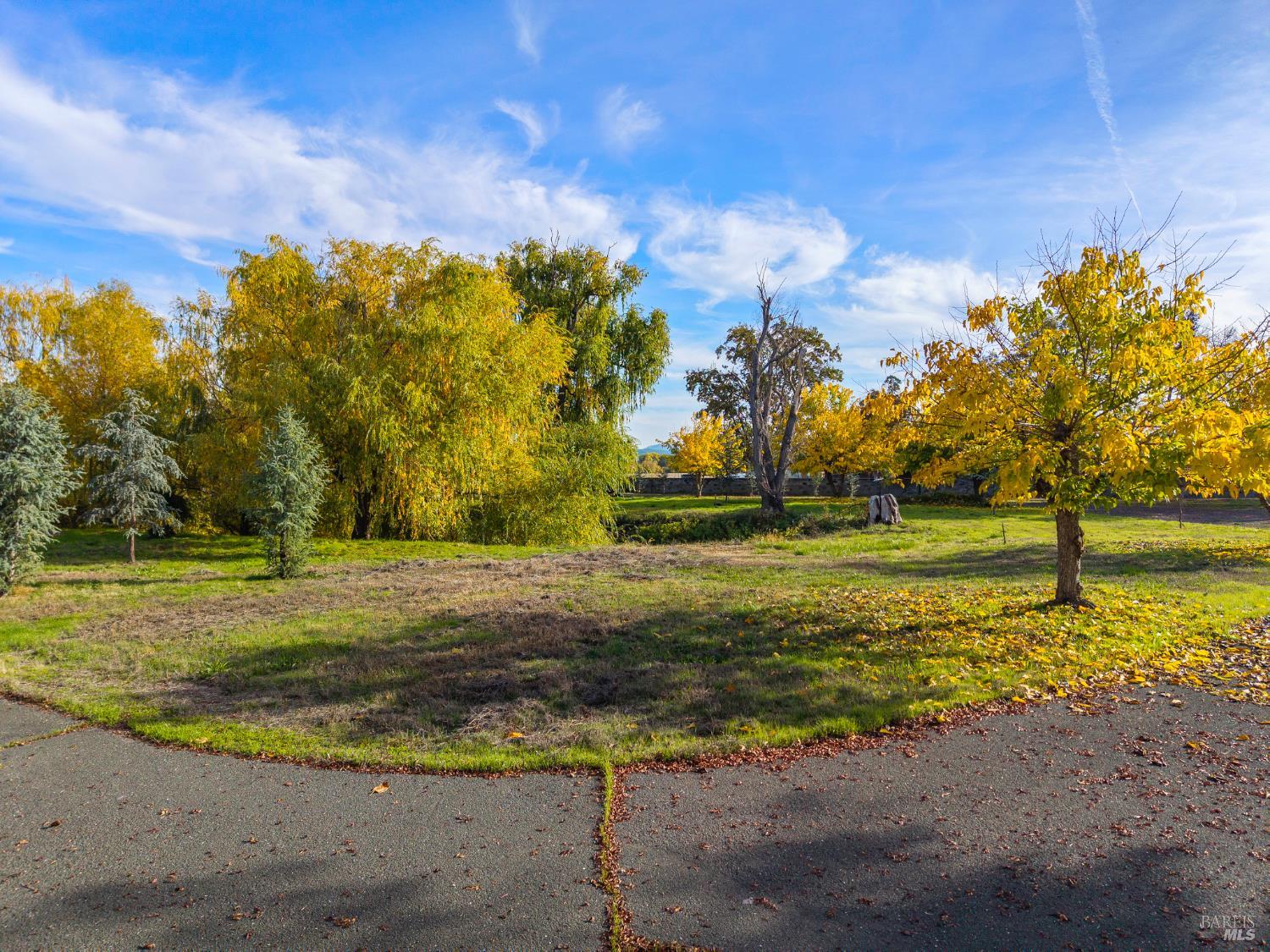 8 Queen Ann Way Lakeport CA 95453