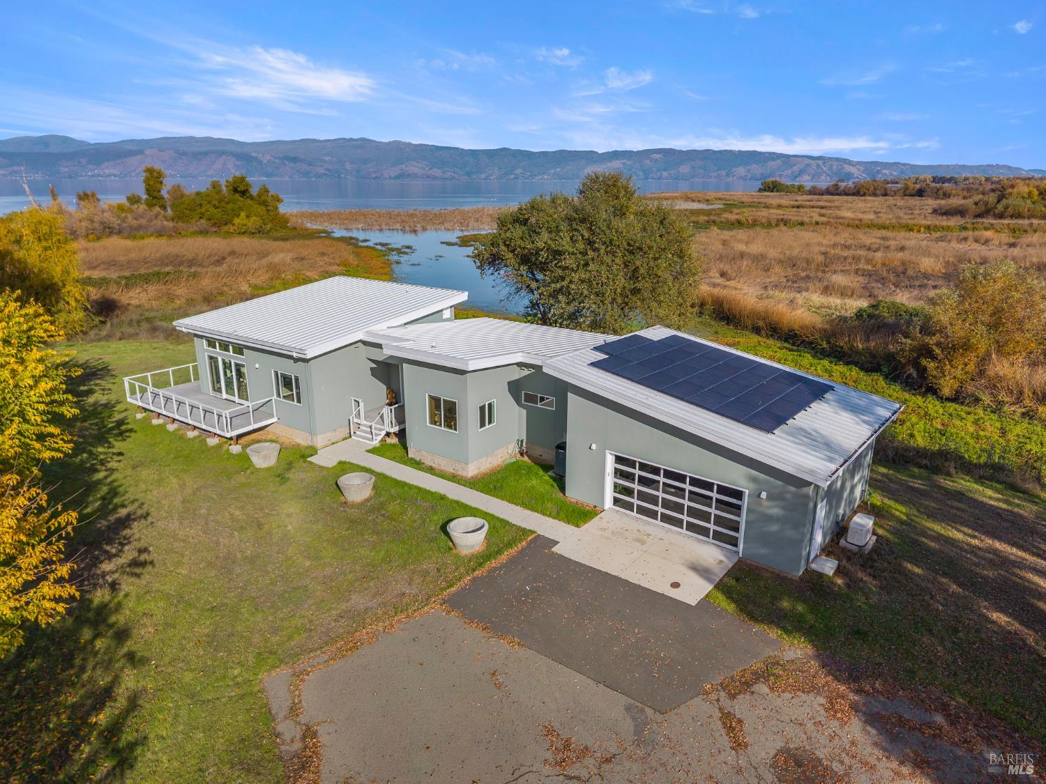 8 Queen Ann Way Lakeport CA 95453