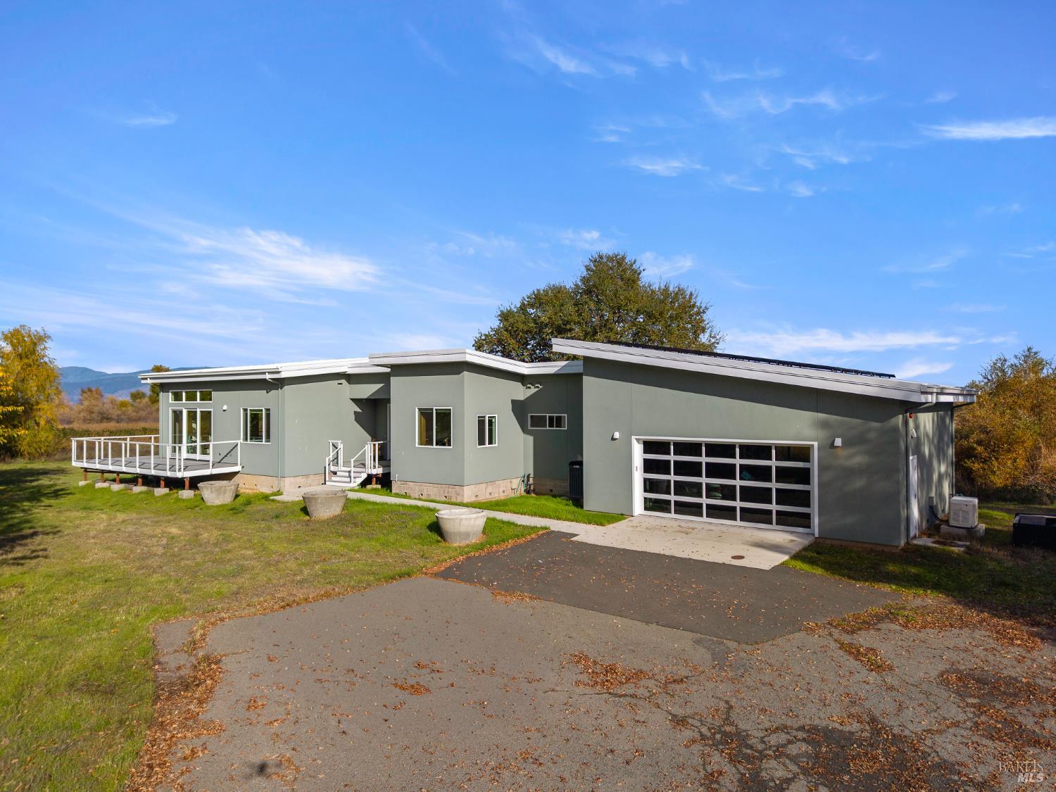 8 Queen Ann Way Lakeport CA 95453