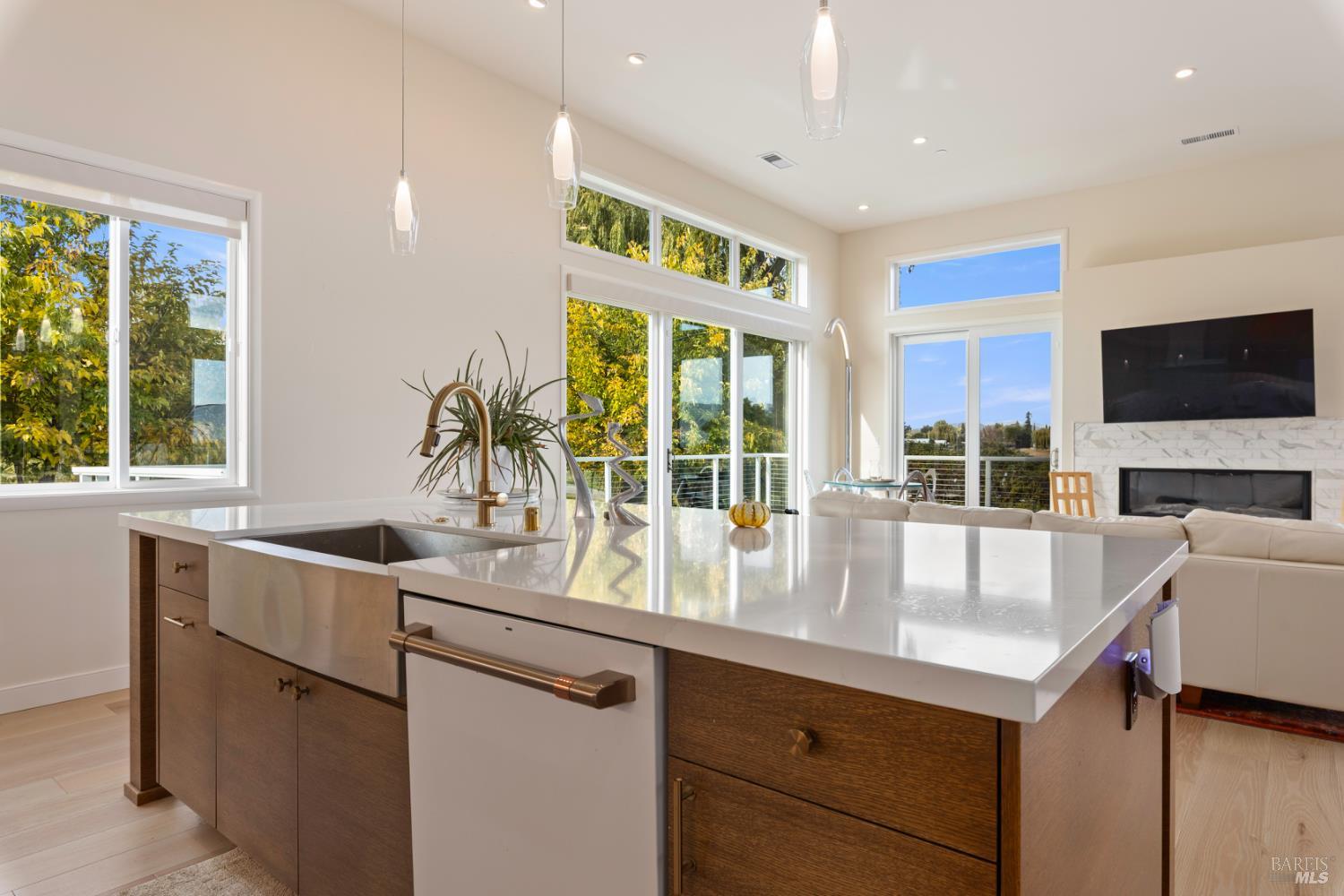 8 Queen Ann Way Lakeport CA 95453