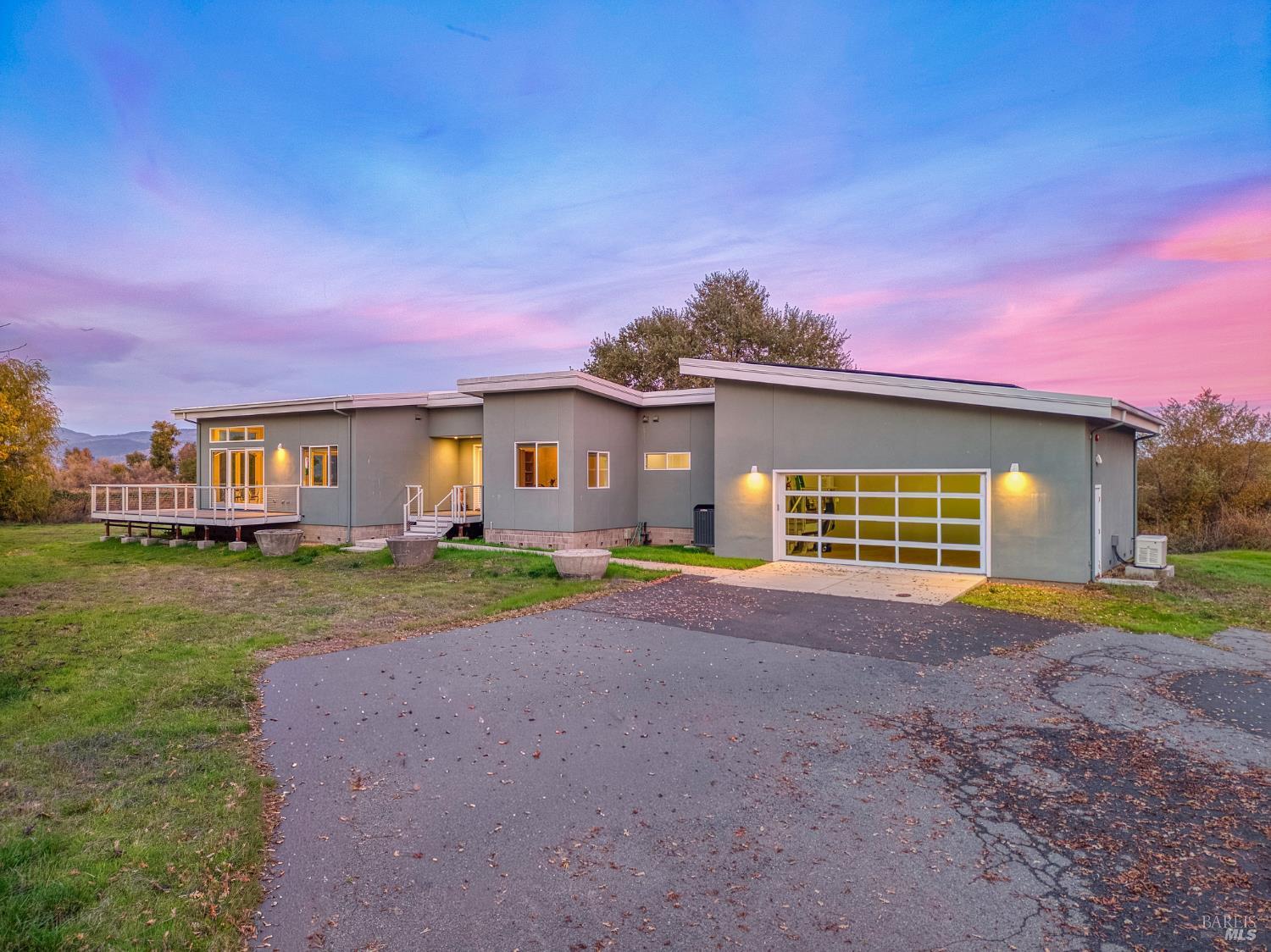 8 Queen Ann Way Lakeport CA 95453