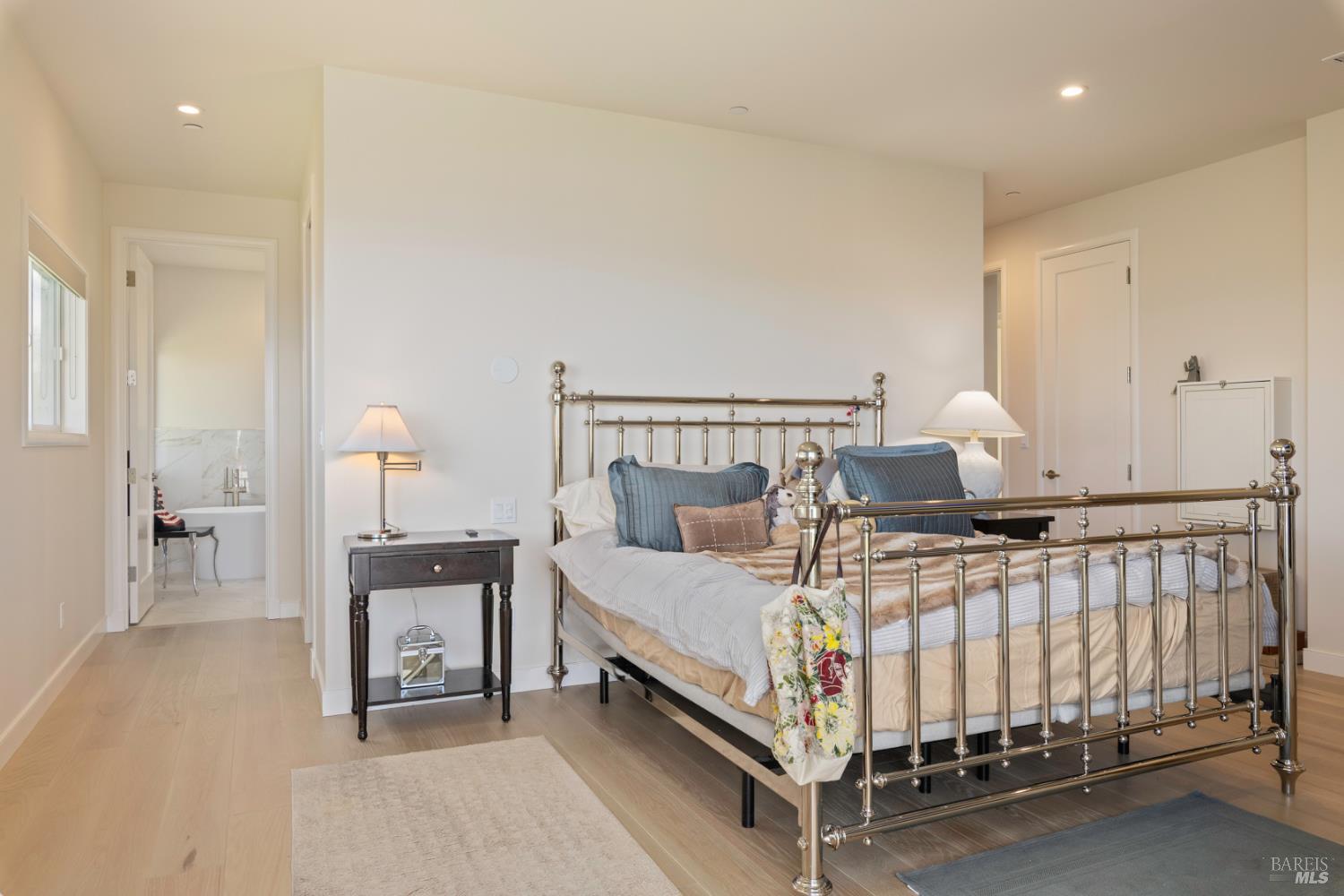 8 Queen Ann Way Lakeport CA 95453