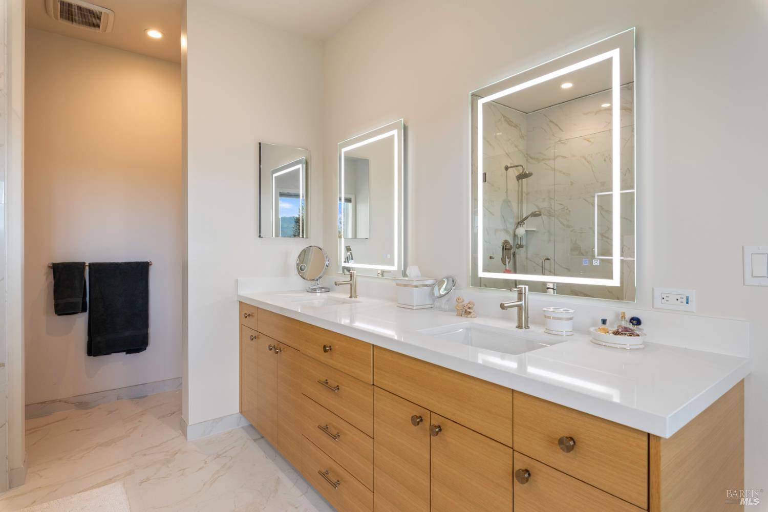 8 Queen Ann Way Lakeport CA 95453