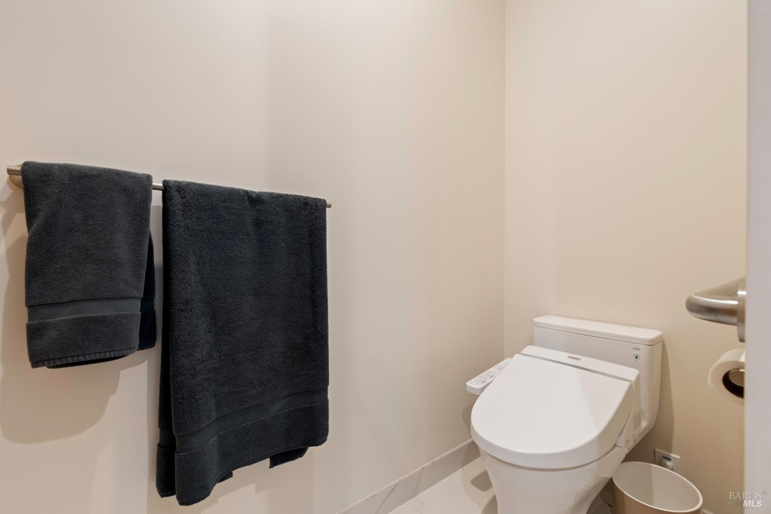 8 Queen Ann Way Lakeport CA 95453