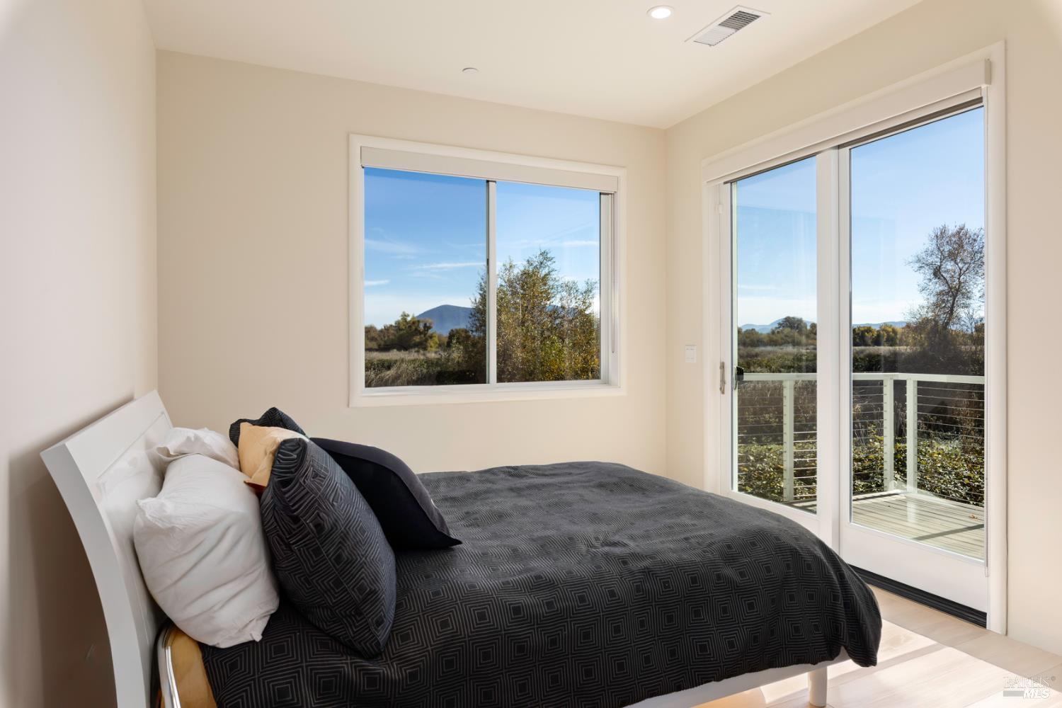 8 Queen Ann Way Lakeport CA 95453