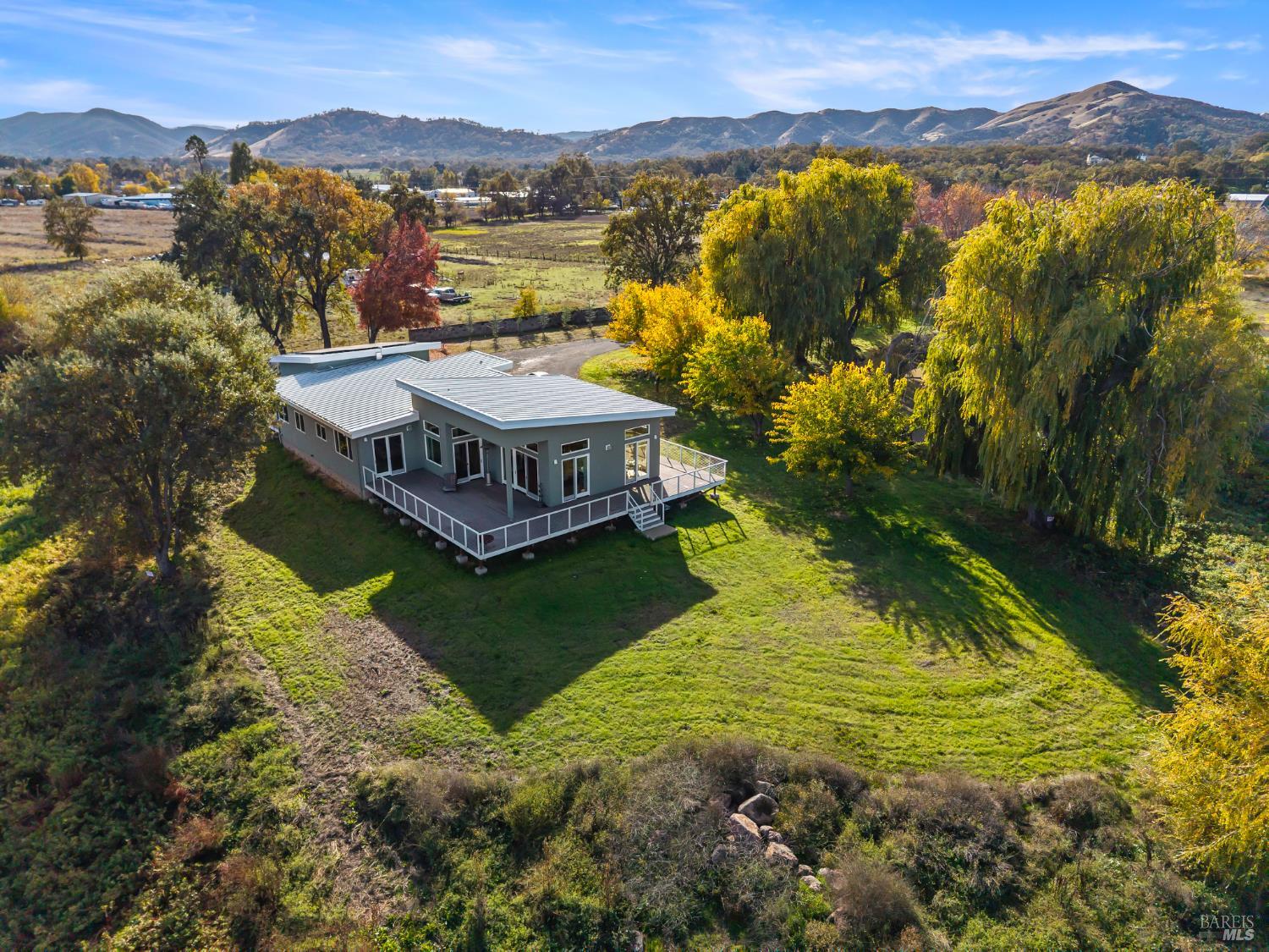 8 Queen Ann Way Lakeport CA 95453