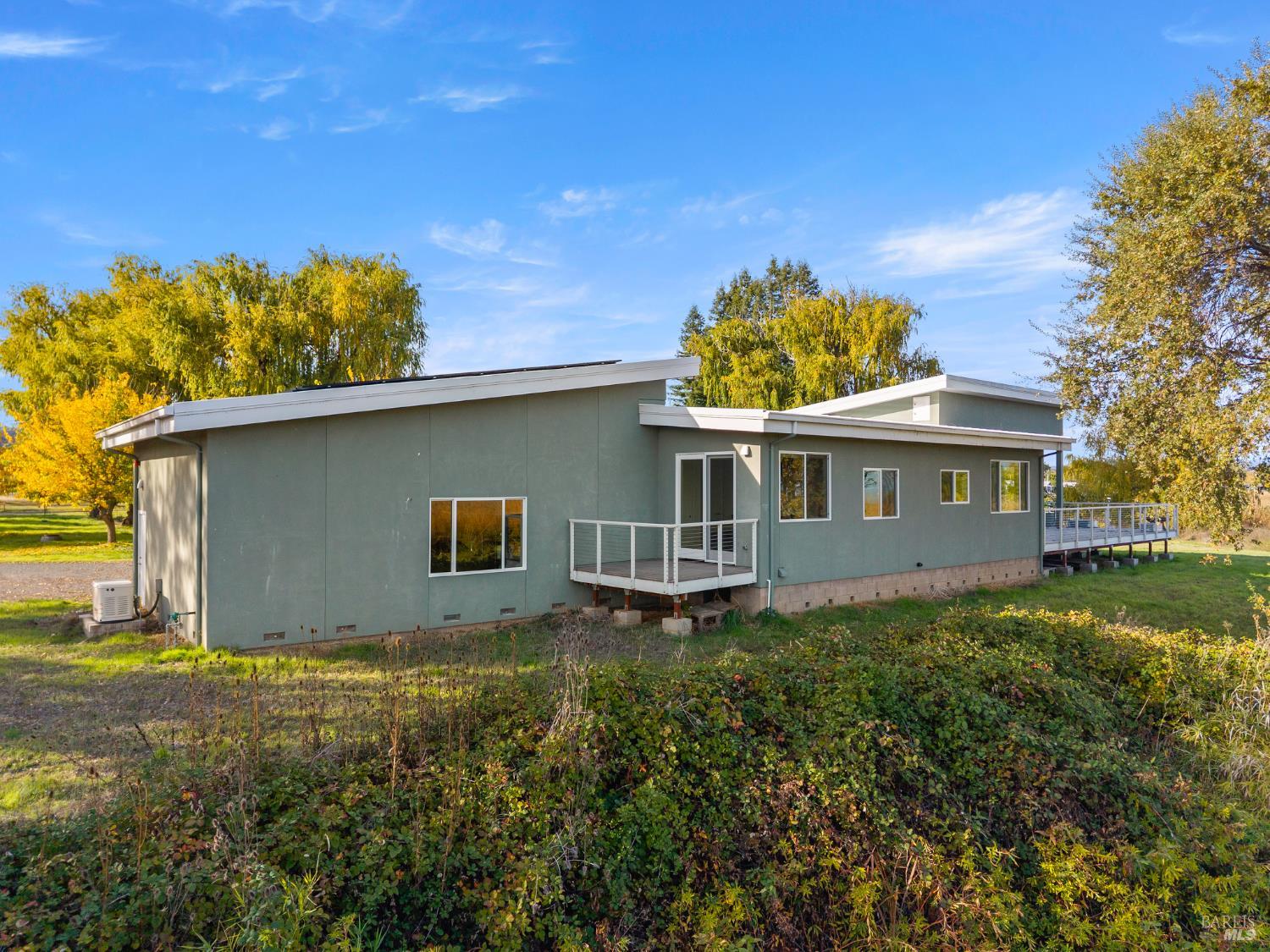 8 Queen Ann Way Lakeport CA 95453