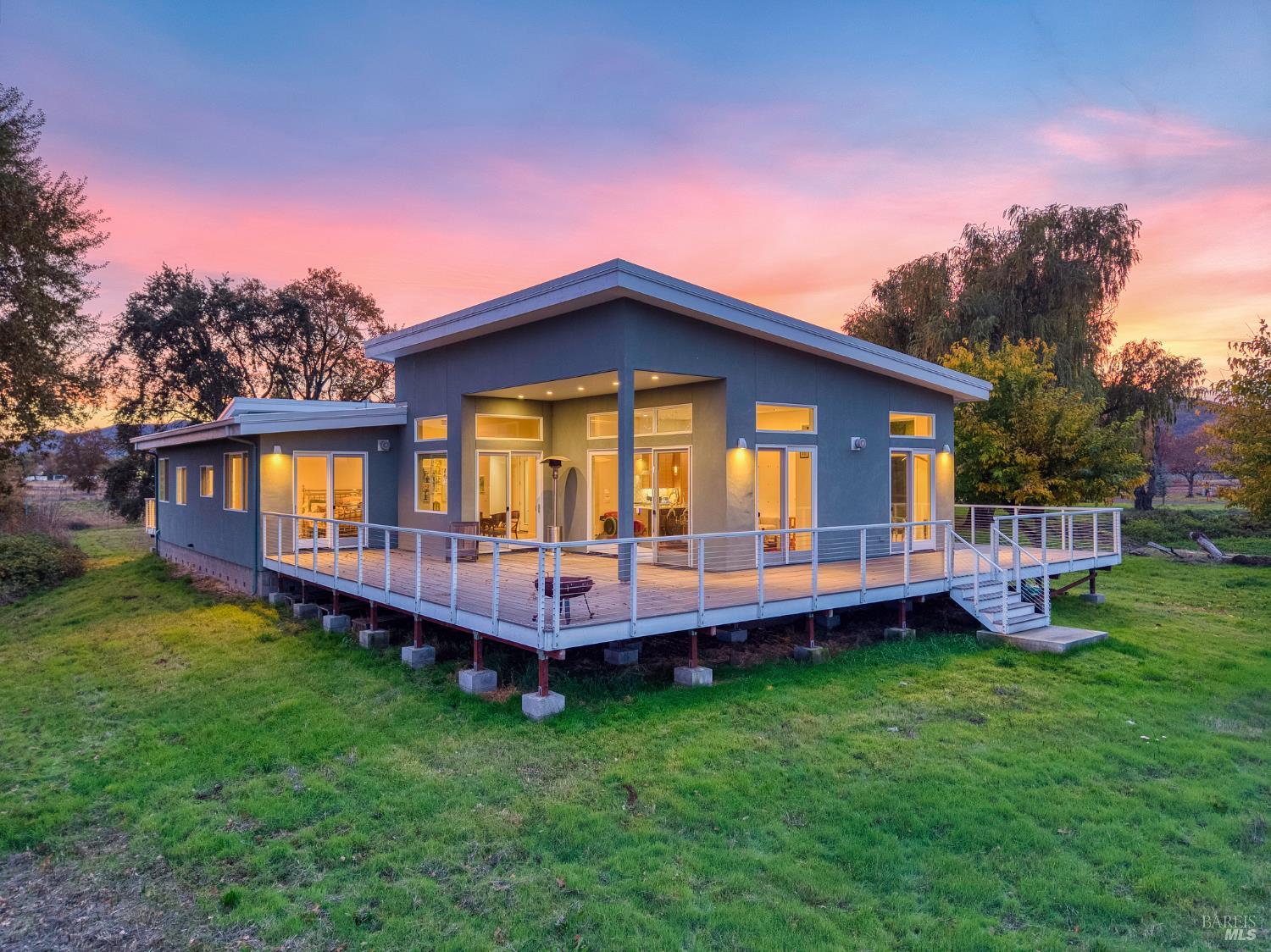 8 Queen Ann Way Lakeport CA 95453