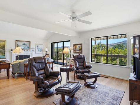 7083 Overlook Drive Santa Rosa CA 95409