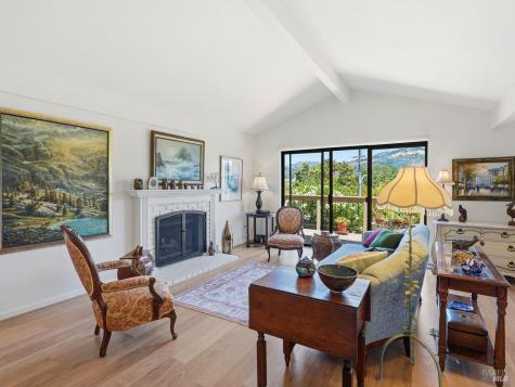 7083 Overlook Drive Santa Rosa CA 95409