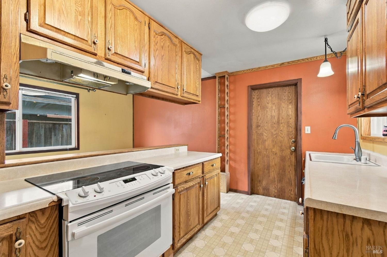 1142 Guaymas Street Santa Rosa CA 95401
