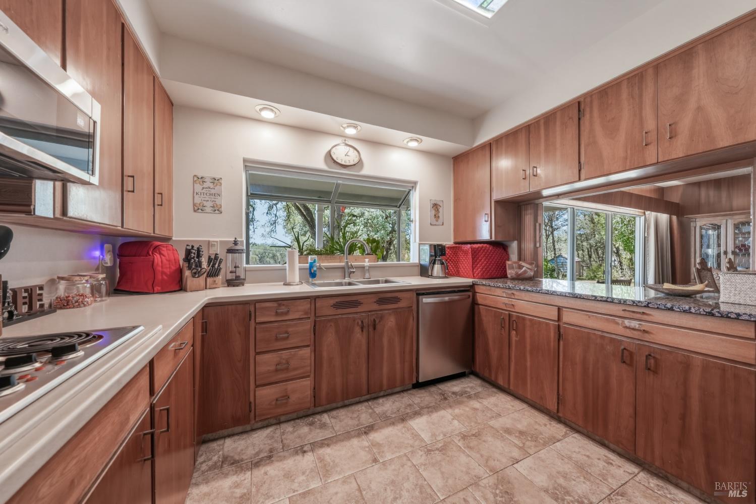 2875 Hill Road Lakeport CA 95453