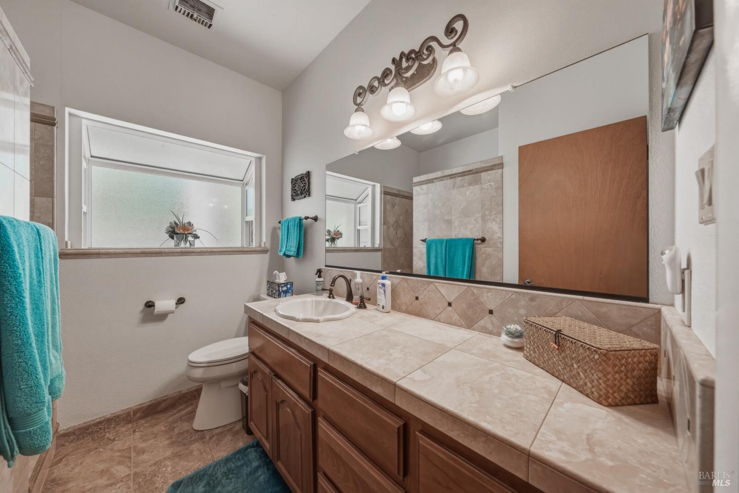 2875 Hill Road Lakeport CA 95453