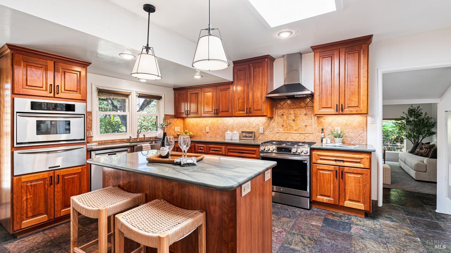 614 Deer Valley Court Petaluma CA 94952