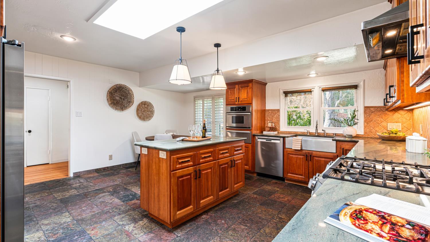 614 Deer Valley Court Petaluma CA 94952