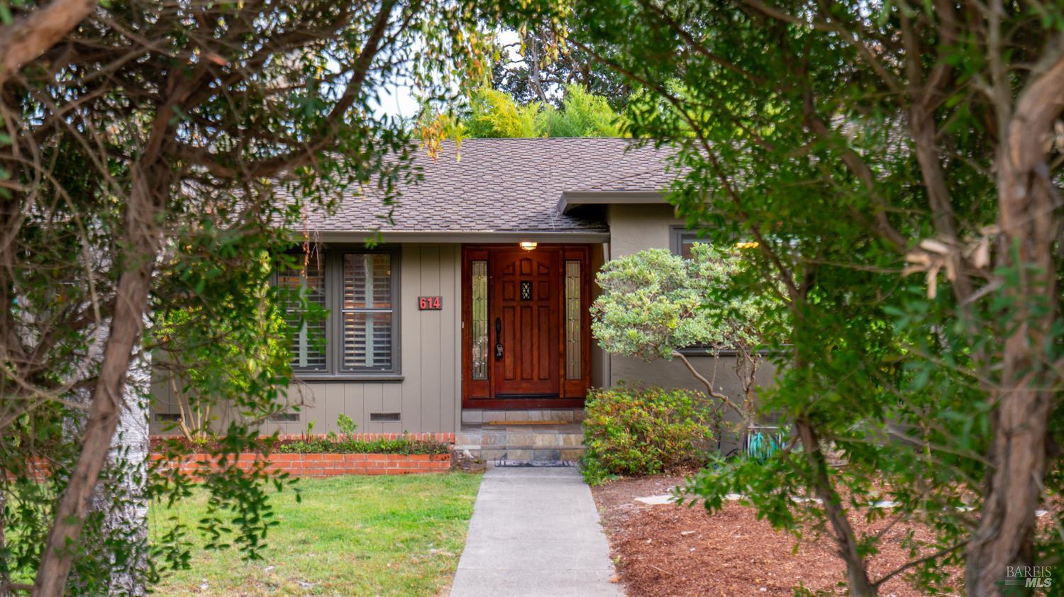 614 Deer Valley Court Petaluma CA 94952