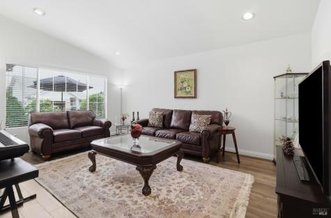 4317 Grandview Way Rohnert Park CA 94928