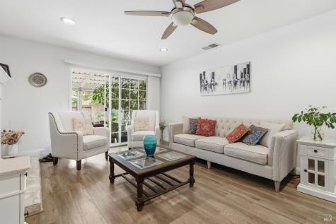 4317 Grandview Way Rohnert Park CA 94928