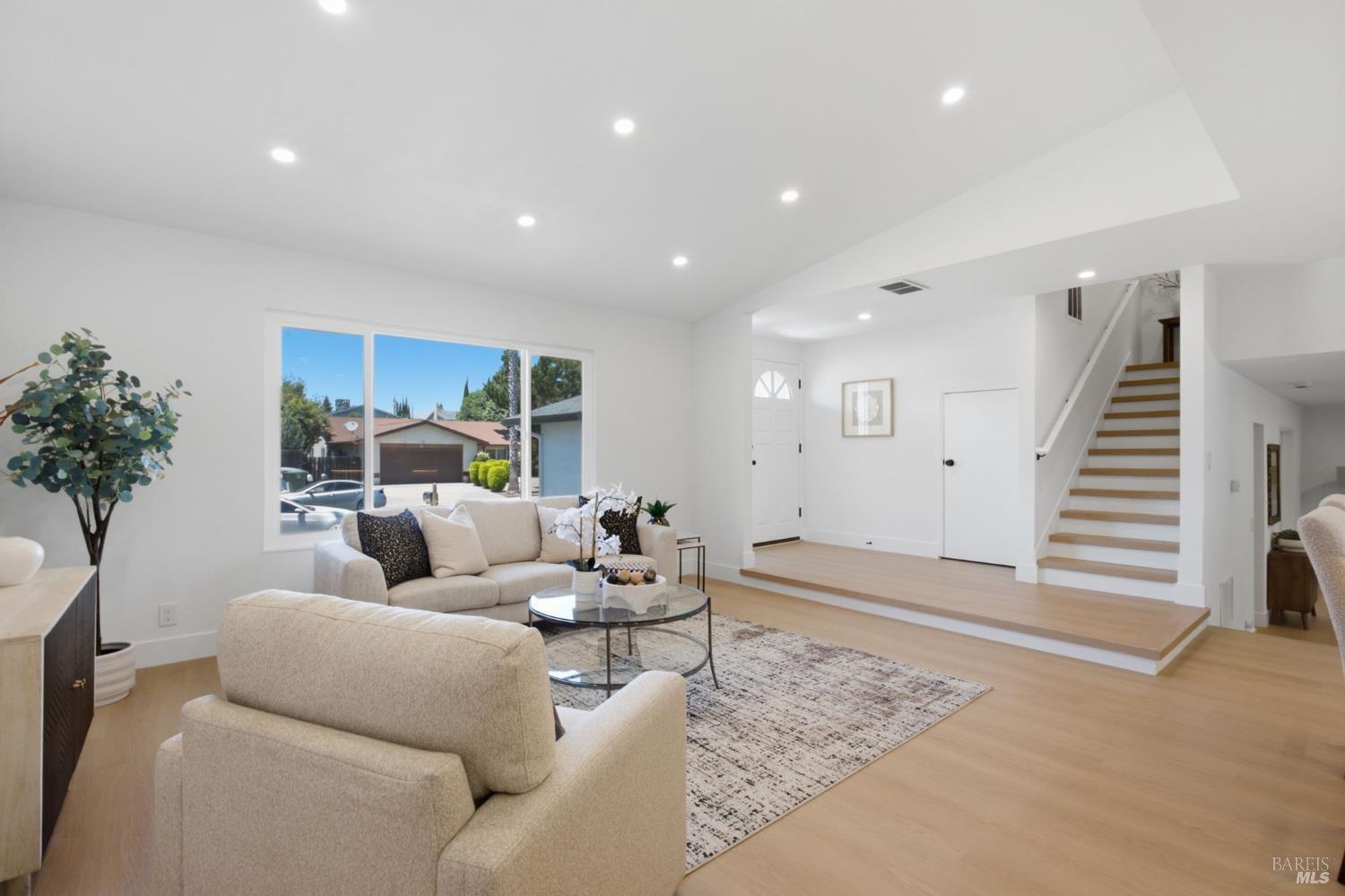 206 Millbrook Way Vacaville CA 95687