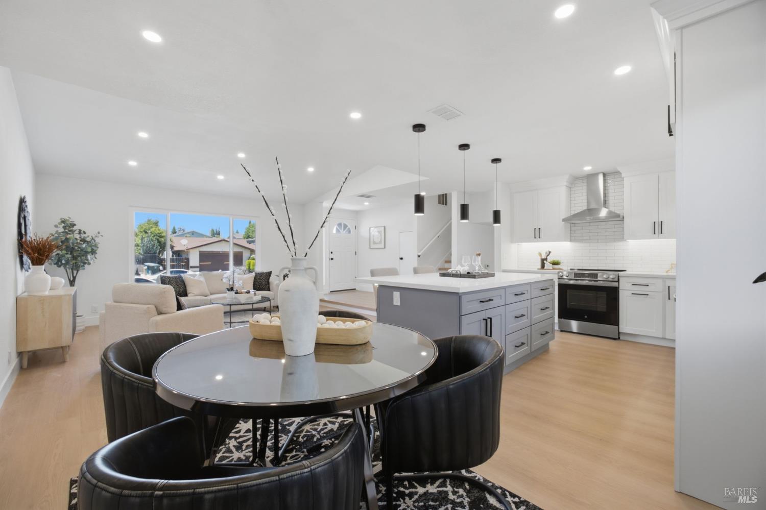 206 Millbrook Way Vacaville CA 95687