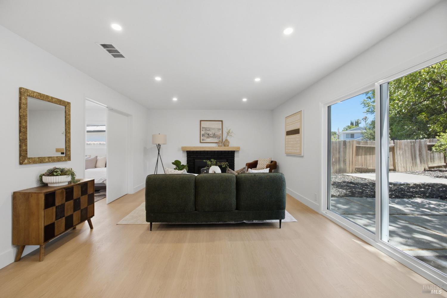 206 Millbrook Way Vacaville CA 95687