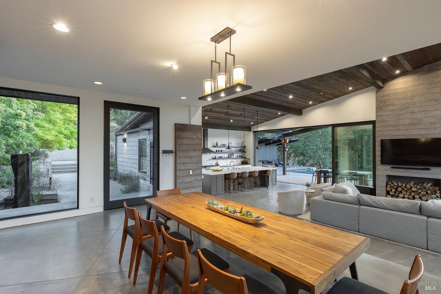 4125 Wallace Road Santa Rosa CA 95404