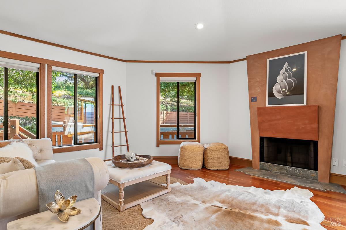 1100 Bayhills Drive San Rafael CA 94903