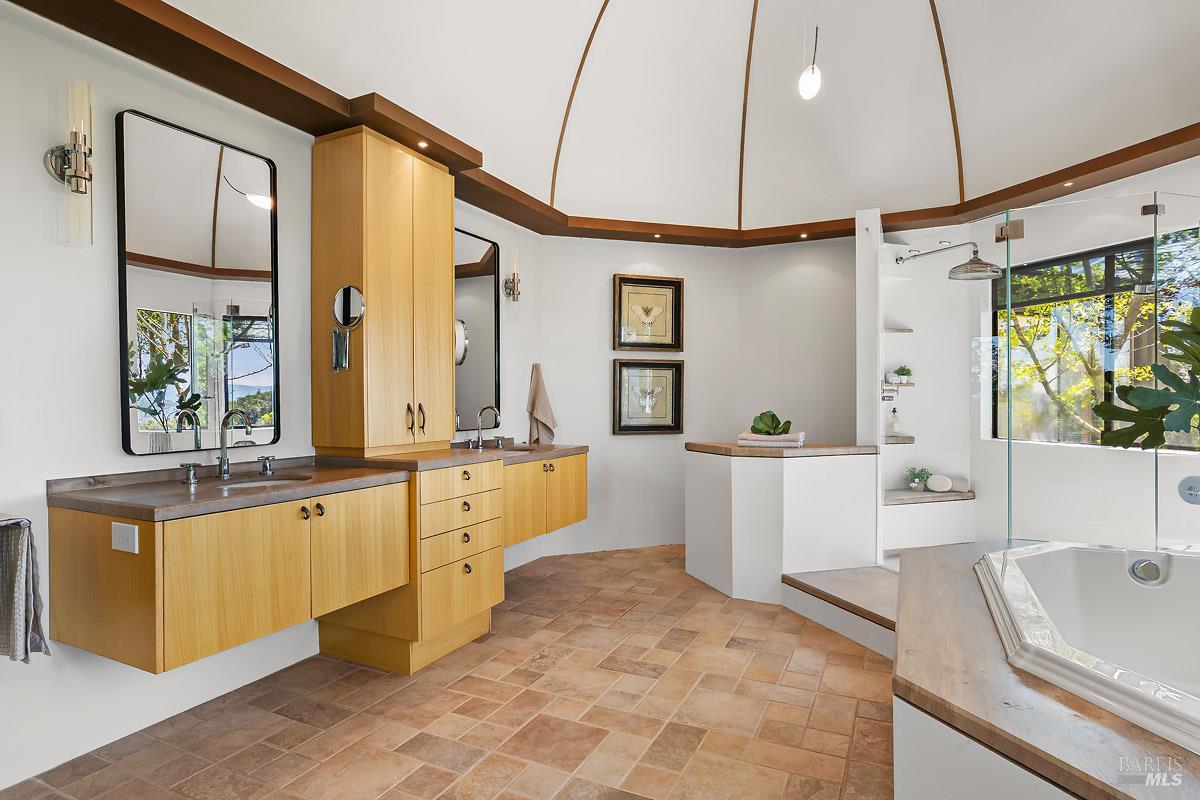 1100 Bayhills Drive San Rafael CA 94903