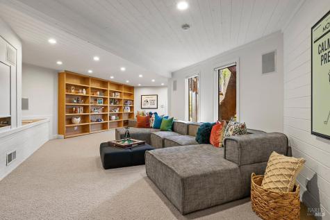 1100 Bayhills Drive San Rafael CA 94903
