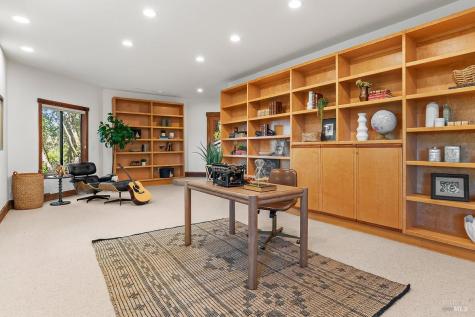 1100 Bayhills Drive San Rafael CA 94903