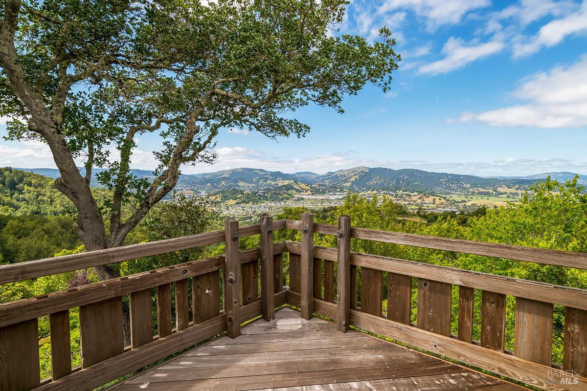 1100 Bayhills Drive San Rafael CA 94903