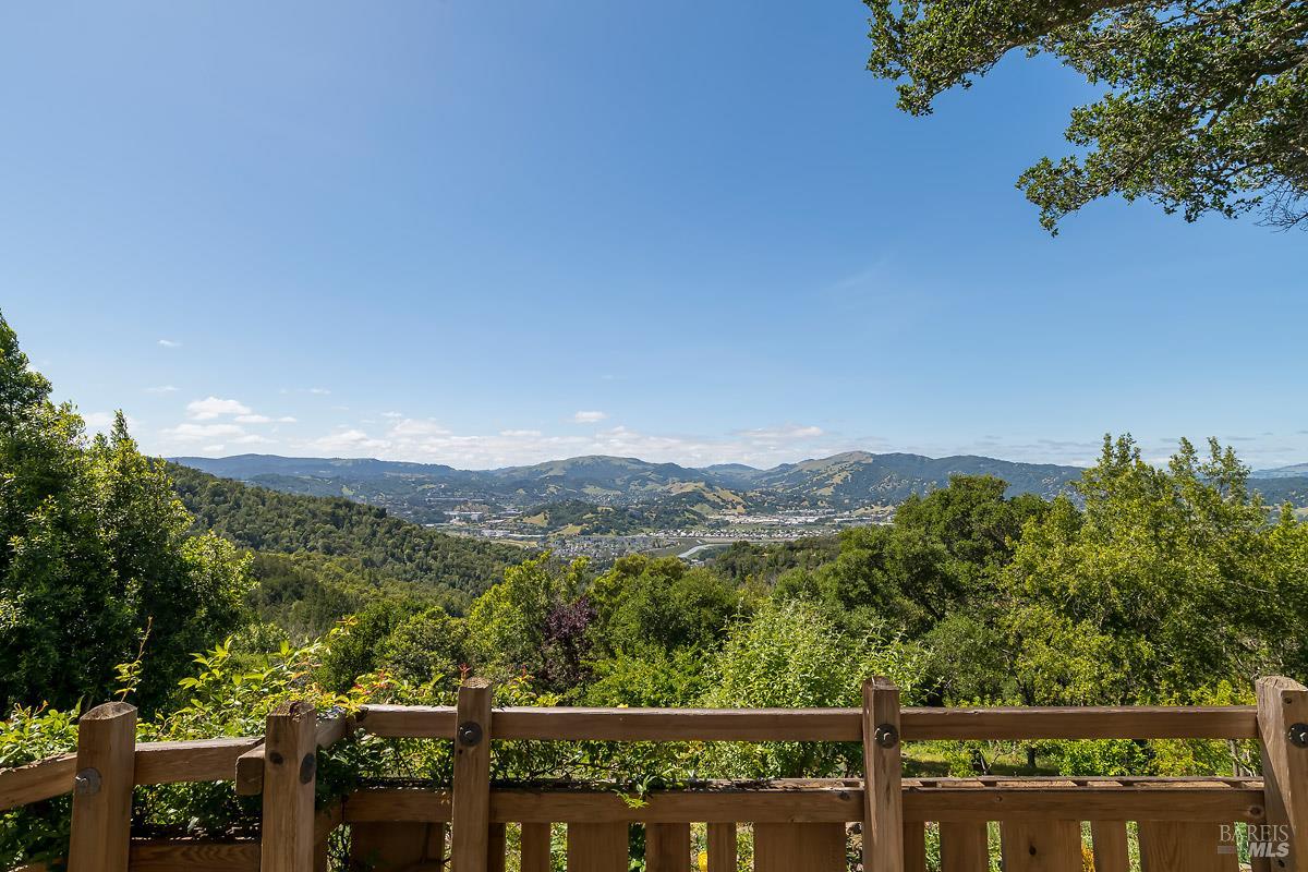 1100 Bayhills Drive San Rafael CA 94903