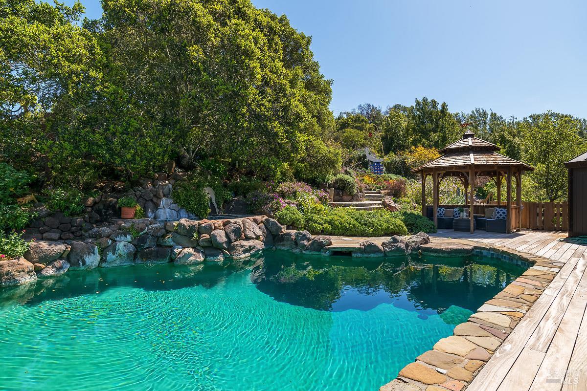 1100 Bayhills Drive San Rafael CA 94903