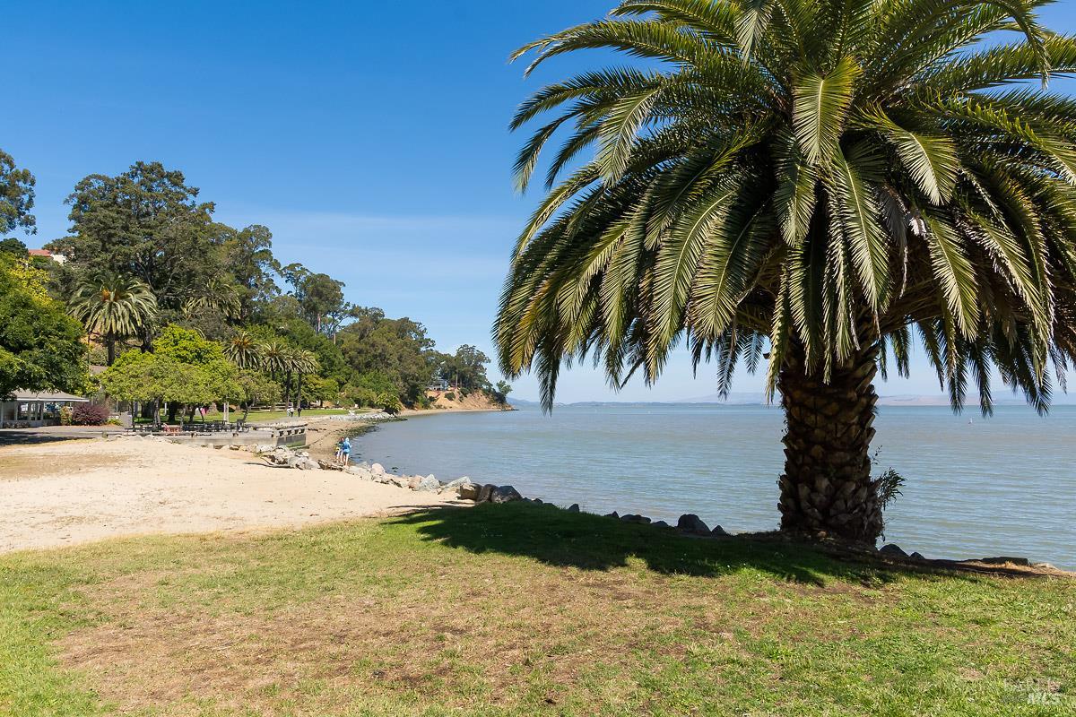1100 Bayhills Drive San Rafael CA 94903