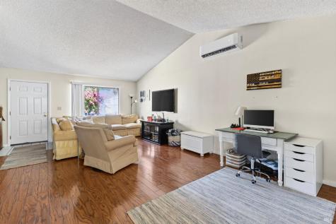 849 Falcon Way Healdsburg CA 95448