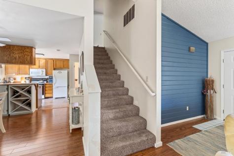 849 Falcon Way Healdsburg CA 95448