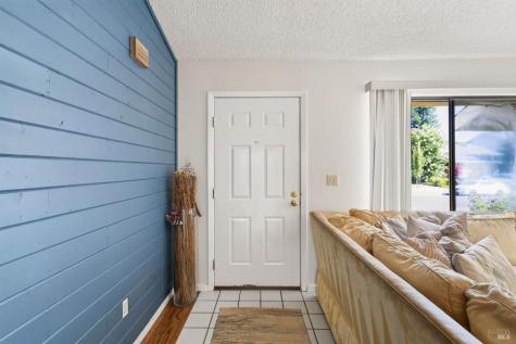 849 Falcon Way Healdsburg CA 95448