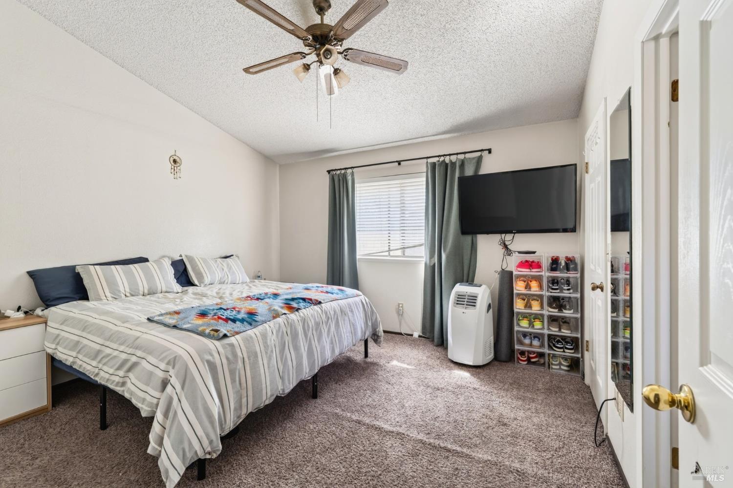 849 Falcon Way Healdsburg CA 95448