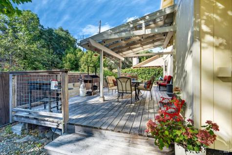 849 Falcon Way Healdsburg CA 95448