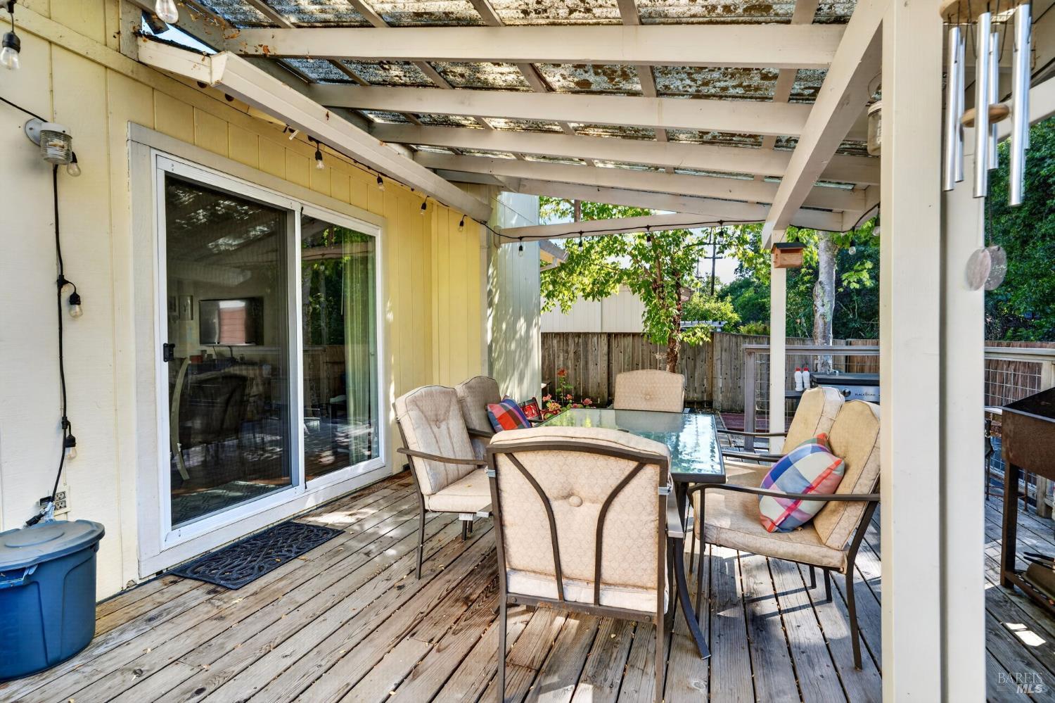 849 Falcon Way Healdsburg CA 95448