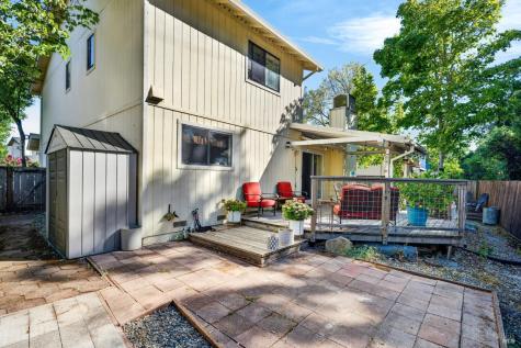 849 Falcon Way Healdsburg CA 95448
