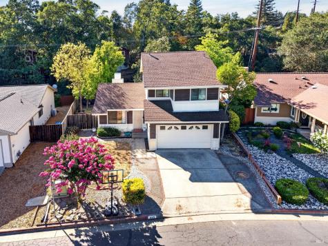 849 Falcon Way Healdsburg CA 95448