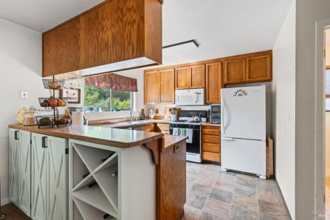 849 Falcon Way Healdsburg CA 95448