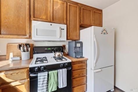 849 Falcon Way Healdsburg CA 95448