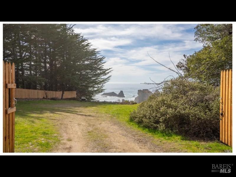 46801 Iversen Drive Gualala CA 95445