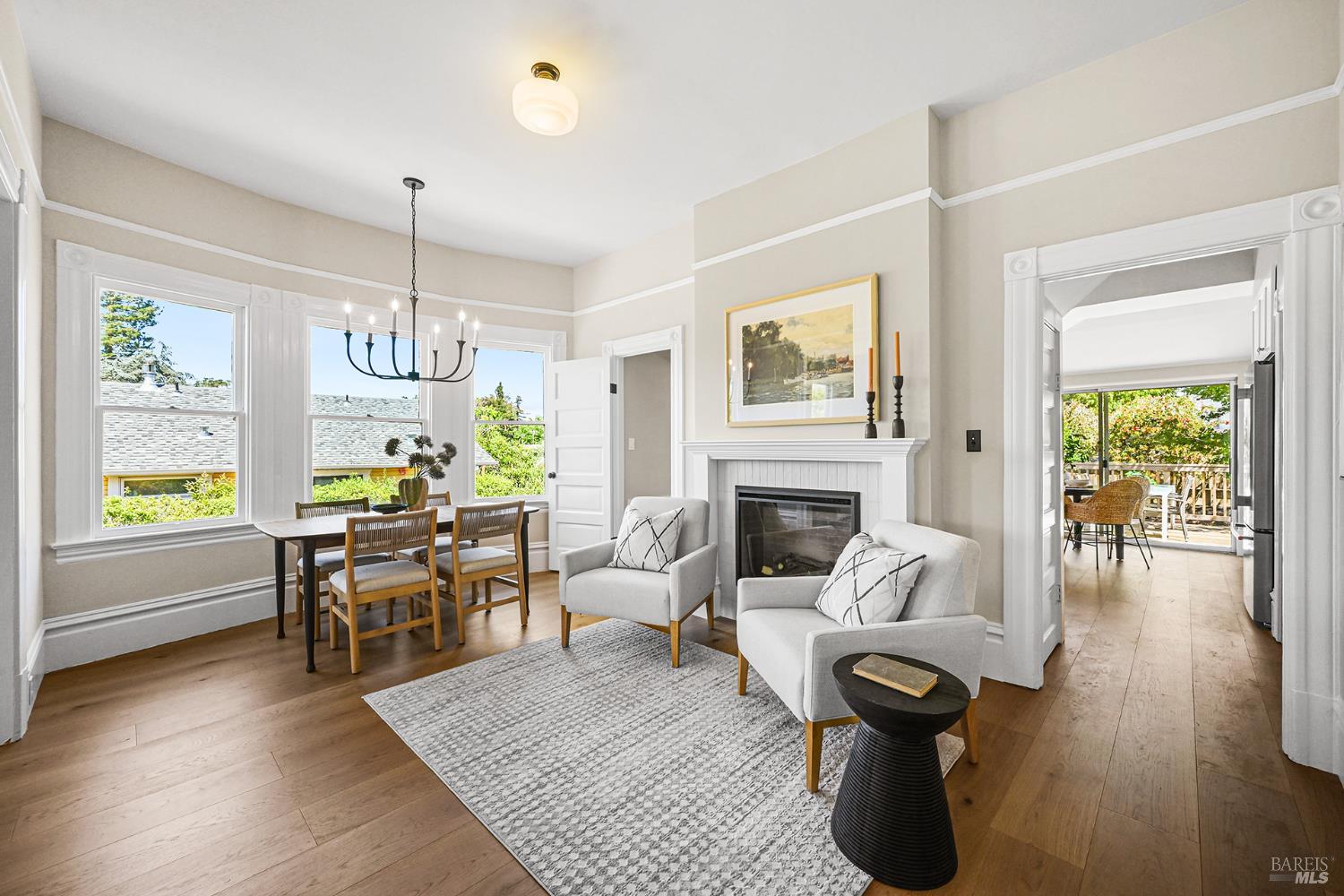 1121 F Street Petaluma CA 94952