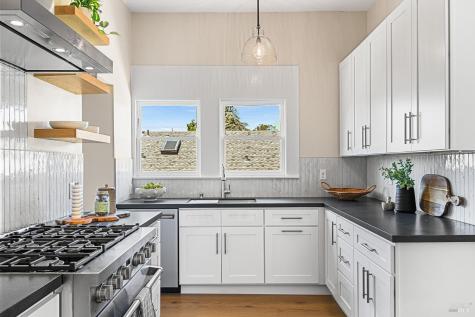 1121 F Street Petaluma CA 94952