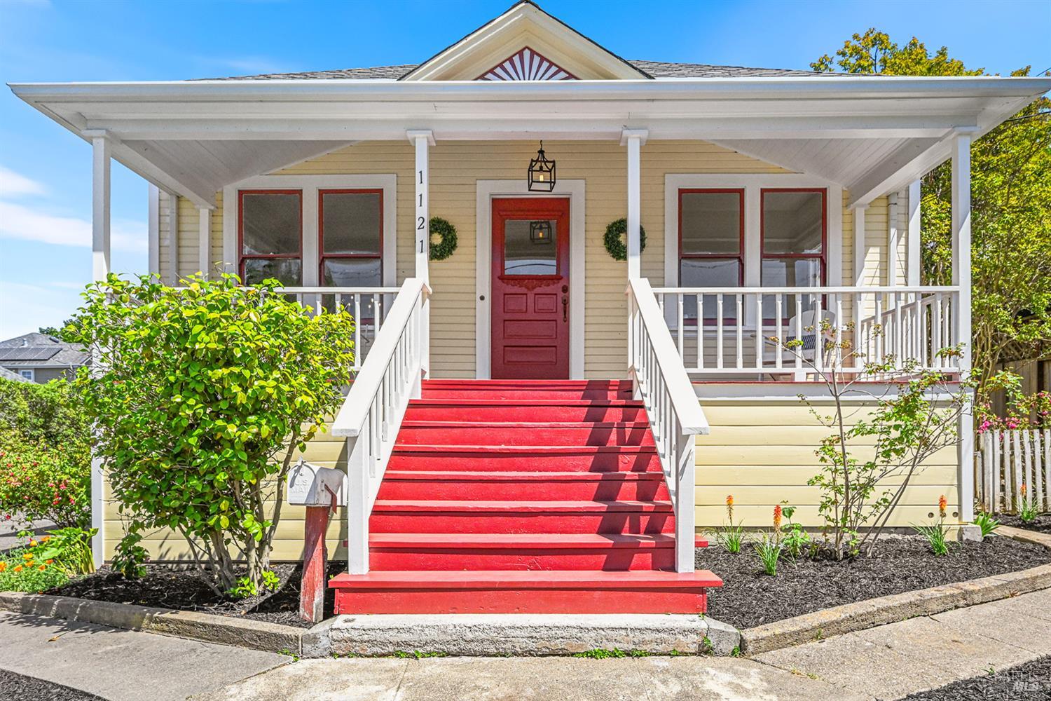 1121 F Street Petaluma CA 94952